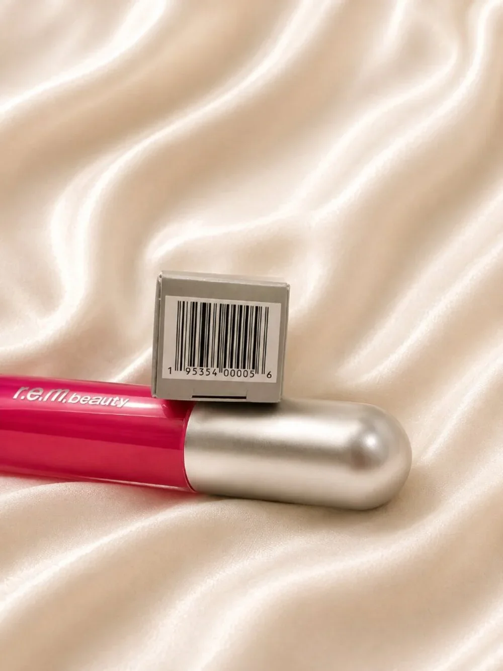 r.e.m. beauty Essential Drip Glossy Balm Strawberry Soda Lip Gloss